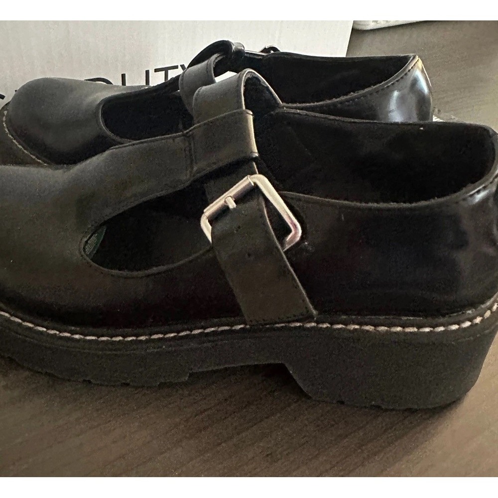 Madden Girl Thunder Mary Jane Platform Shoes 7M Black Lug Dark Academia - Picture 5 of 7